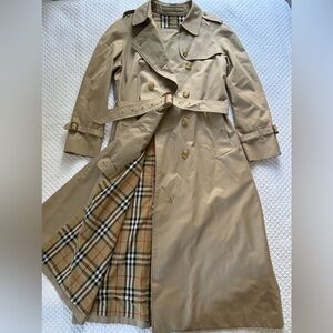 Vintage Burberry's Trench Coat in Burberrry Beige w/ Nova Check Liner SZ10XLong